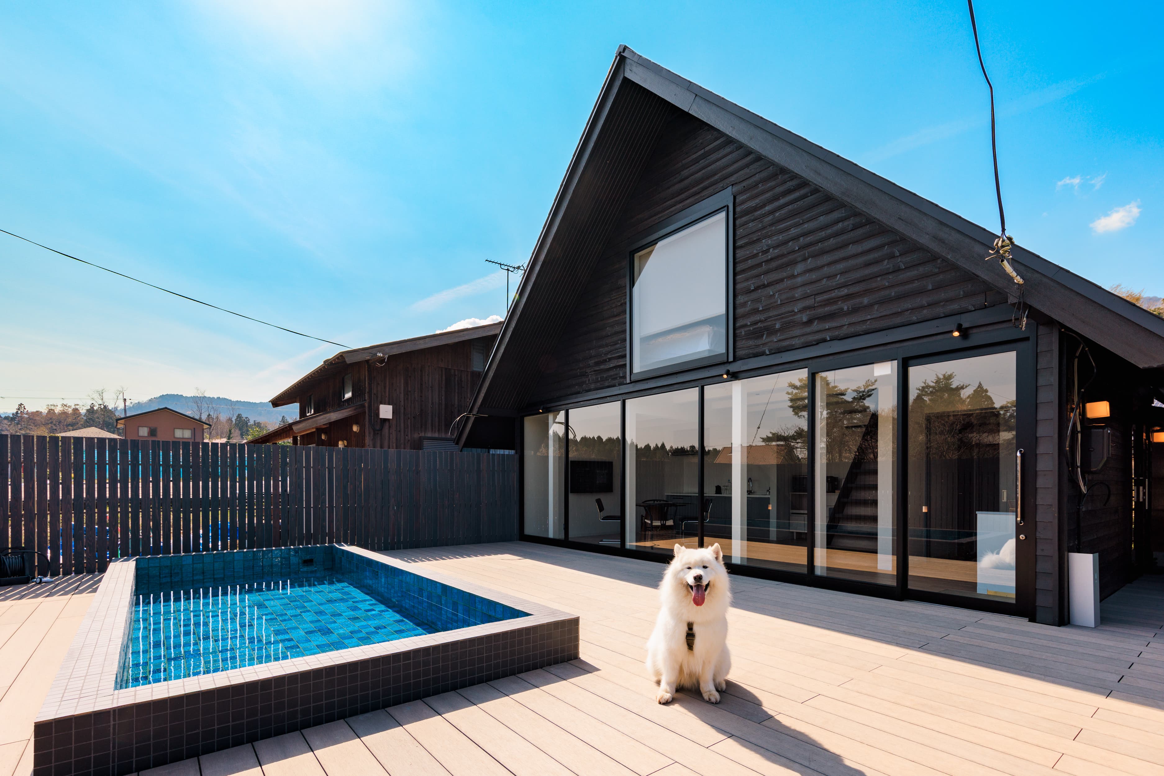 VILLA ONE SORA 外観と滞在イメージ